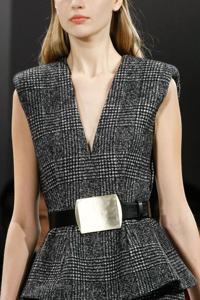 Look 29